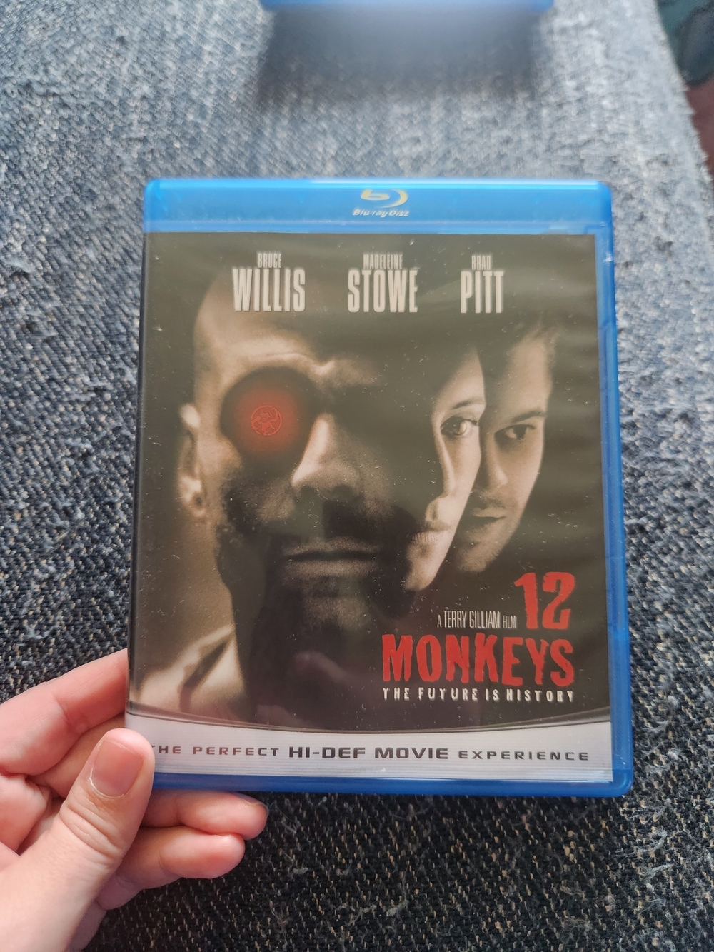 Warner Bros. 12 Monkeys Blu-ray - Black & Red Cover, Blue Case